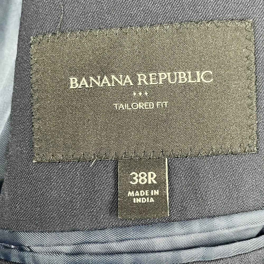 Banana Republic Suit Mens 38S 33x28 Navy Blue Tailored Fit Wool Blend Two Button